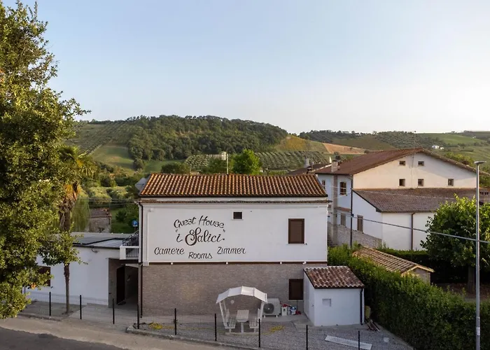 Πανσιόν - I Salici