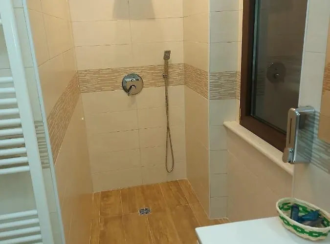 - I Salici Πανσιόν Elice